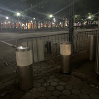 Photo taken at Brooklyn Commons at MetroTech Center by Carlitos M. on 9/26/2021