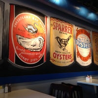 Das Foto wurde bei Main Street Oyster House -- Oyster Bar &amp;amp; Seafood Restaurant von Alpesh P. am 10/27/2013 aufgenommen