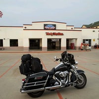 Foto scattata a Mid America Harley-Davidson da Carlos H. il 8/8/2013
