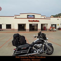 รูปภาพถ่ายที่ Mid America Harley-Davidson โดย Carlos H. เมื่อ 8/22/2013