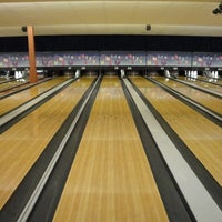 Das Foto wurde bei University Bowl von University Bowl am 3/29/2016 aufgenommen