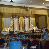 Review Gedung adyagarini halim