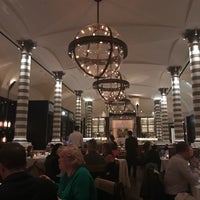 Das Foto wurde bei Massimo Restaurant &amp;amp; Oyster Bar von Cevv am 5/17/2017 aufgenommen