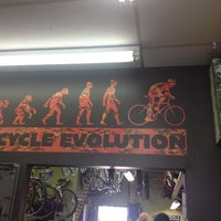 3/30/2013에 Arturo R.님이 Bicycle Evolution에서 찍은 사진