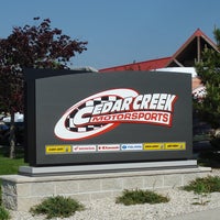 Foto tirada no(a) Cedar Creek Motorsports por Cedar Creek Motorsports em 4/24/2017