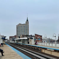 Photo taken at CTA - Damen by Aaron on 12/22/2022