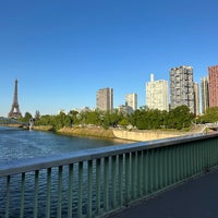 Photo taken at Hôtel Novotel Paris Tour Eiffel by Aaron on 5/31/2023