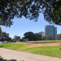 Foto diambil di Lakeside Park oleh Aaron pada 9/17/2022