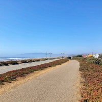 Photo taken at Ocean Beach Trail by Aaron on 9/12/2022