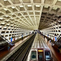 Photo taken at Farragut West Metro Station by Aaron on 4/20/2024