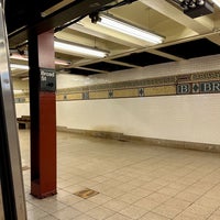 Photo taken at MTA Subway - Broad St (J/Z) by Aaron on 11/12/2023