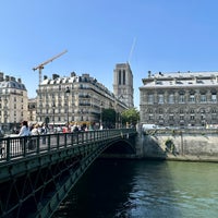 Photo taken at Île de la Cité by Aaron on 6/3/2023
