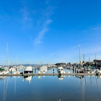 Photo taken at SF Marina Yacht Harbor by Aaron on 12/17/2022