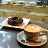 Photo taken at Groundswell Coffee Roasters by Aaron on 7/15/2022