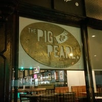 รูปภาพถ่ายที่ The Pig &amp;amp; Pearl โดย Alejandra M. เมื่อ 9/2/2016