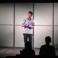 รูปภาพถ่ายที่ National Comedy Theatre โดย Anthony L. เมื่อ 11/17/2012