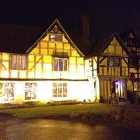 Foto tirada no(a) The Manor House of Whittington por Richard F. em 12/15/2012