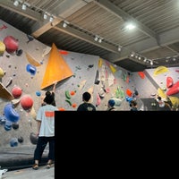 Photo taken at DOGWOOD Climbing Gym 調布店 by K on 7/30/2022