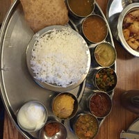 รูปภาพถ่ายที่ Sangeetha Restaurant โดย Harish V. เมื่อ 5/25/2016