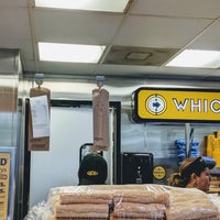 8/29/2017 tarihinde Aru S.ziyaretçi tarafından Which Wich Superior Sandwiches'de çekilen fotoğraf