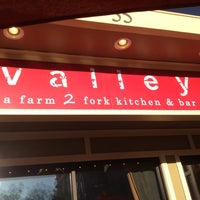 Foto diambil di Valley Kitchen &amp;amp; Bar oleh Kelly S. pada 4/28/2013