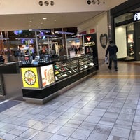 2/13/2017 tarihinde Dario D.ziyaretçi tarafından Louis Joliet Mall'de çekilen fotoğraf