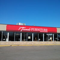 Das Foto wurde bei Trends Furniture, Inc. von Trends Furniture, Inc. am 8/12/2016 aufgenommen