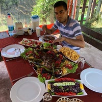 Das Foto wurde bei Dereli Vadi Restaurant von Gülay K. am 7/20/2018 aufgenommen
