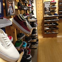 vans valley plaza mall