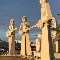 Photo taken at Giant Beatles Statues by David Adickes by Sergey I. on 1/30/2019