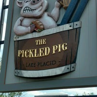 รูปภาพถ่ายที่ The Pickled Pig โดย Brian Z. เมื่อ 5/18/2017