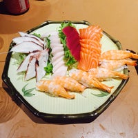 Photo taken at Niwa Sushi by Maah M. on 12/19/2014