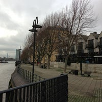 Photo taken at Blasker Walk (Thames Path) by Lesya L. on 1/3/2013