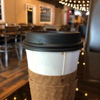 Das Foto wurde bei Tin Cup Coffee von Angela D. am 4/21/2018 aufgenommen