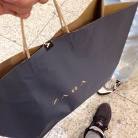 Zara みなとみらい21 366人の訪問者