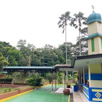 Photo taken at Masjid Pertempatan Melayu Sembawang (Mosque) by Ridz u. on 9/20/2020