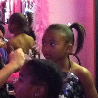 Photo prise au Hair Salon for Kids par Tamecka le11/3/2012
