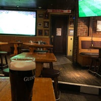 Foto tirada no(a) McGann&amp;#39;s Irish Pub por Steve G. em 11/7/2019