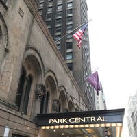 รูปภาพถ่ายที่ Park Central Hotel New York โดย Tenshow S. เมื่อ 8/10/2017