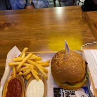 6/29/2020 tarihinde Murat D.ziyaretçi tarafından Cafe Burger 85'de çekilen fotoğraf