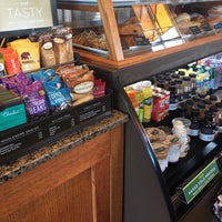 6/5/2017에 Mary Ann님이 Peet&amp;#39;s Coffee &amp;amp; Tea에서 찍은 사진