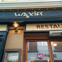 Photo taken at Waxies by Max T. on 7/6/2014