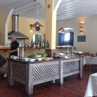Foto tirada no(a) Atobá Restaurante por Sabrina Moraes P. em 9/11/2014