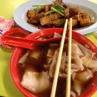 Photo taken at Hwee Kee Kway Chap Stall by Tracey on 11/21/2012