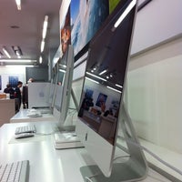 Photo taken at iStore by Max K. on 1/23/2013