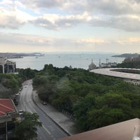 Photo taken at Hilton by Ertuğrul D. on 5/21/2017