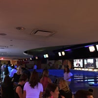 Foto tomada en 10Pin Bowling Lounge  por Elizabeth G. el 7/20/2017