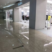 Photo taken at ZARA by Rery A. on 1/19/2019