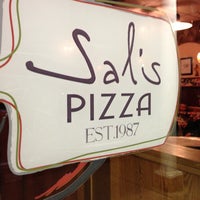 1/5/2013 tarihinde Paul V.ziyaretçi tarafından Sal&amp;#39;s Pizza'de çekilen fotoğraf