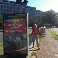 Photo taken at Capital Bikeshare - 21st &amp;amp; Virginia Ave NW by Heloisa F. on 9/17/2013